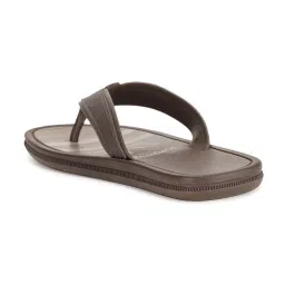 Cartago Men's Brown Flip Flops image 5