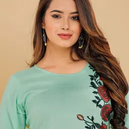 Mehsoos Women Printed Thread Work Kurta image 2