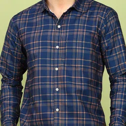 encore by INVICTUS Men Slim Fit Checked Spread Collar Cotton Casual Shirt image 3