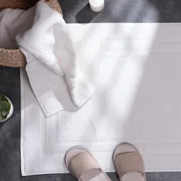 Feather & Spun Pack of 2 Pure Snow Lavender Fragrance Antimicrobial Resort & SPA Bath Mat image 2