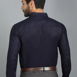 encore by INVICTUS Men Standard Slim Fit Solid Spread Collar Cotton Formal Shirt image 2