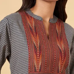 Rangmanch By Pantaloons Blue Woven Pattern Straight Kurta image 5