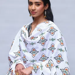 Exotic India Star Deer Pattern Cotton Dupatta With Fringe Border image 5