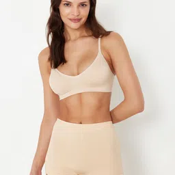 Trendyol Mid Rise Seamless Basic Briefs1084646369-picture-13