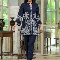 AUTUMN LANE Sanmati Azure Embroidered Mandarin Collar Pure Cotton Tunic With Trousers-picture-14