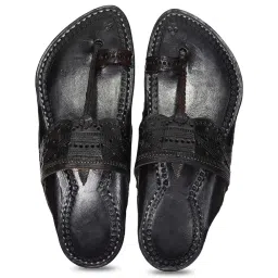 Kalapuri Men's Black Kolhapuri Sandals image 5