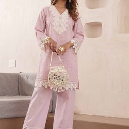 House of Pataudi Embroidered V-Neck Pure Cotton Tunic & Trouser-picture-32
