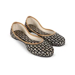 DFR Women Mojaris Flats-image-32