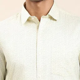 Turtle Men Standard Slim Fit Micro Ditsy Printed Spread Collar Cotton Formal Shirt image 3