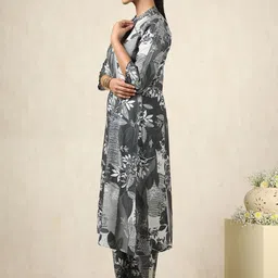 Soch Floral Printed Mandarin Collar A-Line Kurta With Trousers image 5