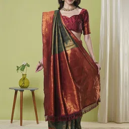 DIVASTRI Woven Design Zari Silk Blend Banarasi Saree-picture-20