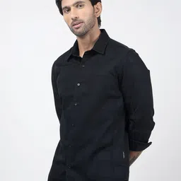 Numero Uno Men Spread Collar Checked Cotton Slim Fit Casual Shirt image 5