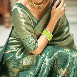 CANIZZARO Woven Design Zari Silk Blend Handloom Banarasi Saree image 5