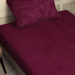 Arrabi Maroon 300 TC Single Woollen Bedsheet with 1 Pillow Cover image 2