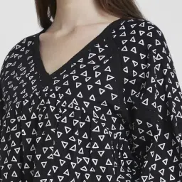 Spykar Black & White Cotton Printed Top image 5