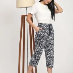 R&B Blue Cotton Floral Print Capris image 3