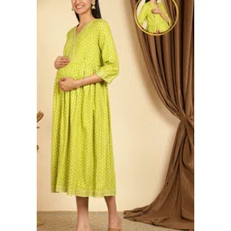 Zelena Three Fourath Sleeves Seamless Flower Motif Printed Fit & Flare Maternity Dress With Vertical Concealed Zipper Nursing Access - Green-picture-27