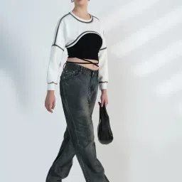 SHOWOFFFF White Cotton Relaxed Fit Crop Top With Inner Tank Top image 5