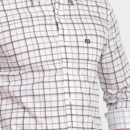 Arrow Sport White & Cherry Cotton Slim Fit Checks Shirt image 5