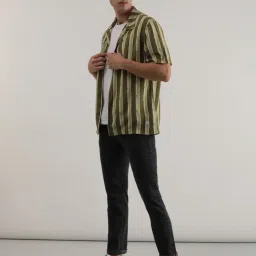 Lee Olive Regular Fit Printed Shirt image 5