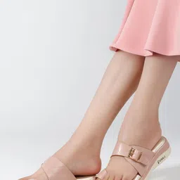 Denill Women Brown Quilted Toe-Loop Sandals image 3