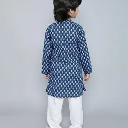 The Magic Wand Cotton Woven Full Sleeves Floral Printed Kurta Pyjama Set - Navy Blue image 3