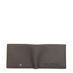 Tommy Hilfiger Brown Casual Leather Bi-Fold Wallet for Men image 5