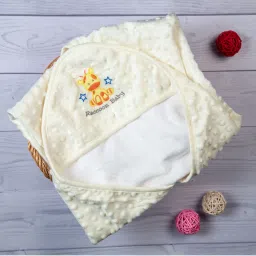 Baby Moo Giraffe White Hooded Bubble Blanket image 2