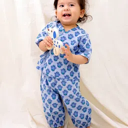 BownBee Cotton Half Sleeves Giraffe Printed Jhabla & Harem Pants Set - Blue image 4