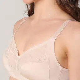Vero Moda Intimates Beige Lace Full Coverage Bra image 5