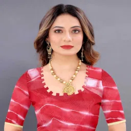 APNISHA Red Printed Saree With Unstitched Blouse image 5