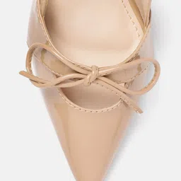 AXIUM Beige Bow Slim Pumps image 5
