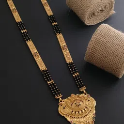 niva fashion Gold-Plated Brass Artificial Beads Mangalsutra image 2