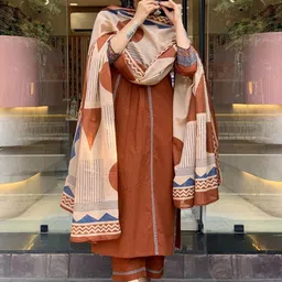 Aaghnya Women Printed Pleated Kurta with Trousers & With Dupatta image 4