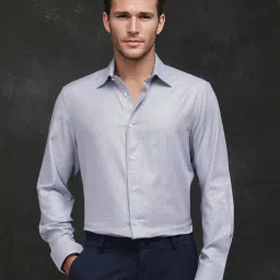 Rare Rabbit Green Regular Fit Solid Shirt image 1