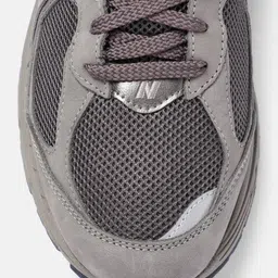 New Balance Men Woven Design 2002 Sneakers image 3