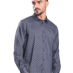 IVOC Men Slim Fit Printed Casual Shirt image 3