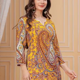 KBZ Women V-Neck Floral Printed Top image 5