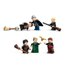 LEGO Harry Potter Hogwarts Castle: Flying Lessons Adventure Set 651 Pieces - 76447 image 5