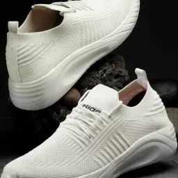 Asian Men's White Running Shoes image 1