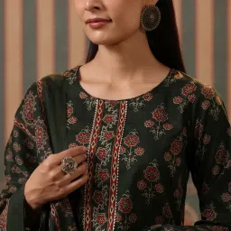 Rain and Rainbow Green Cotton Printed Kurta Pant Set With Dupatta image 5
