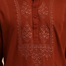 House of Pataudi Embroidered Mandarin Collar Straight Kurta image 4