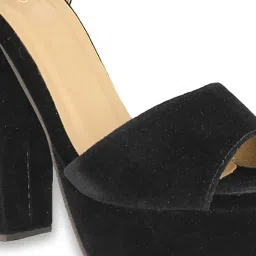 Inc.5 Women's Black Ankle Strap Sandals image 4