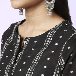 YU by Pantaloons Black Cotton Printed A Line Kurta image 5