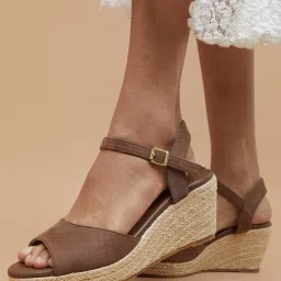 Code by Lifestyle Women's Camal Top Stag Tpe Dune Ankle Strap Sandals image 1