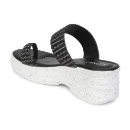 Iconics Women's Black Toe Ring Wedges image 5