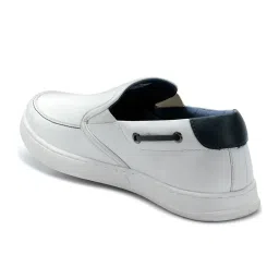 ID Men's White Boat Shoes image 4