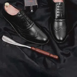 STREETLOOK Men Textured Formal Brogues image 3