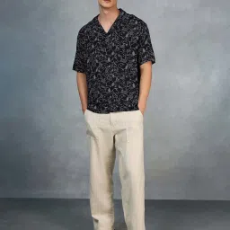 Bewakoof Black Loose Fit Graphic Print Oversized Shirt image 5