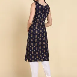 LE Women Printed Kurta with Harem Pants image 2